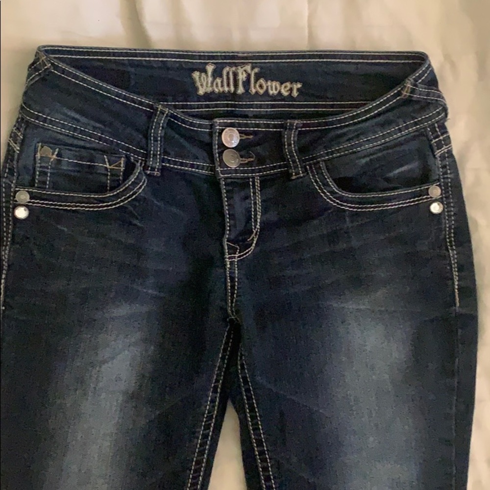 Wallflower | Dark blue jeans